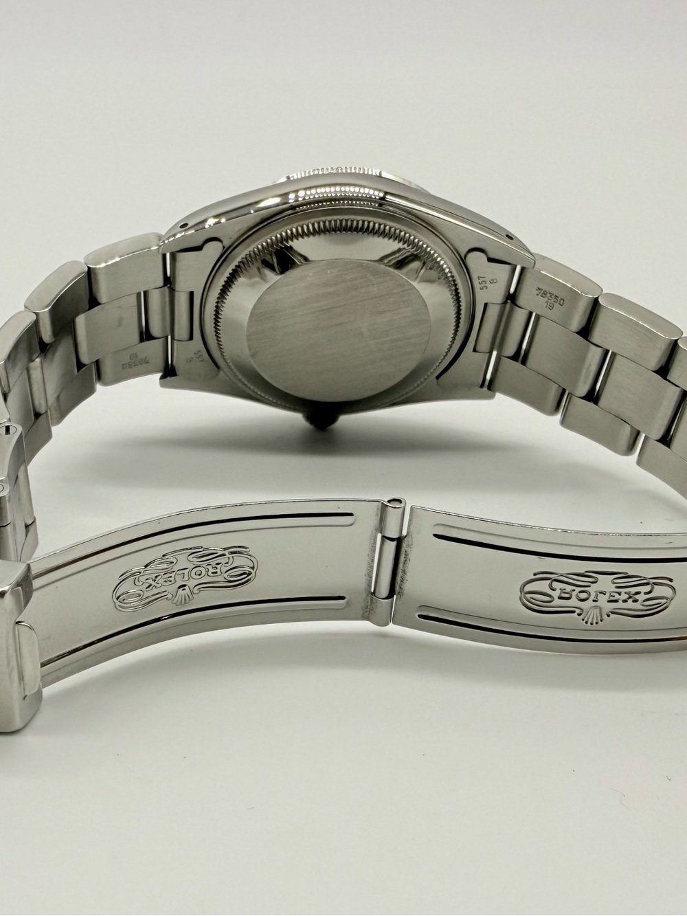 🥝 Rolex Oyster Perpetual Date 15200 – White Roman Dial – Box & Papers – EUC - Picture 11 of 12